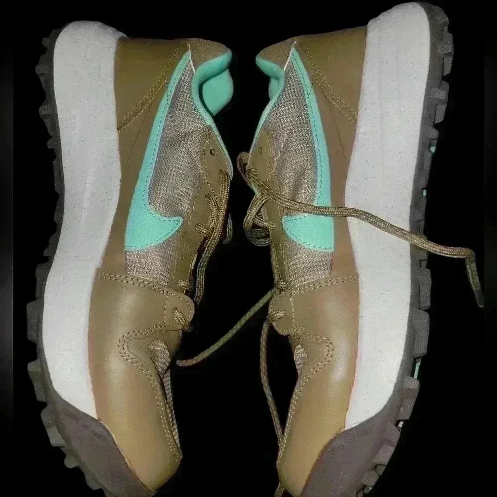 Nike ACG Lowcate Men's 7.5 Outdoor Shoes Brown DX2256-200 ORIGINAL.*WORE ONCE*